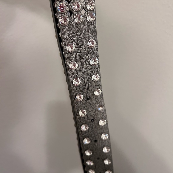 Shyanne Women's Rhinestone Filigree Leather Belt - 150-SIL S/M - Picture 7 of 8